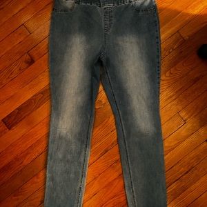 Chico’s pull on Jeggings